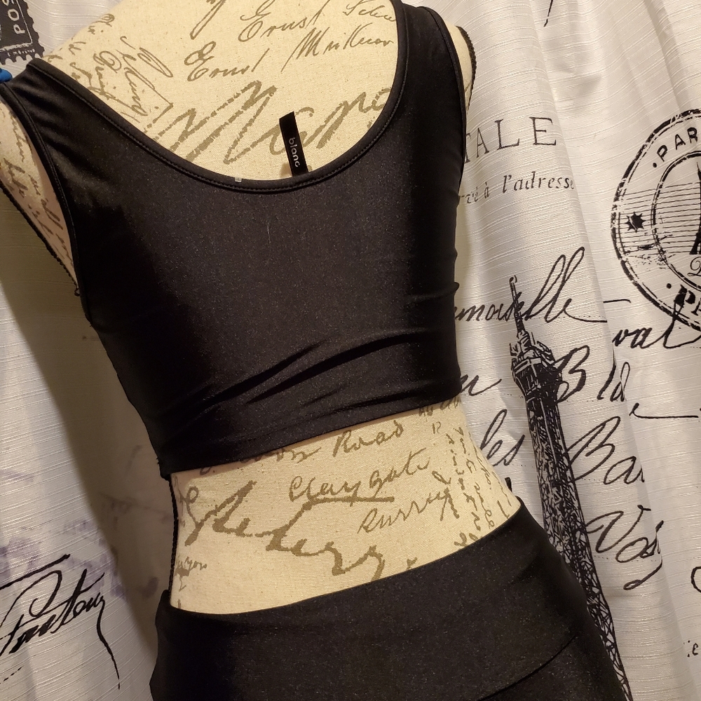 Athletic leisure wear pants and sport bra like top - Picture 3 of 6